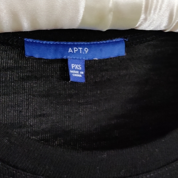 Lt weight black knit rouched 3/4 sleeve w/scarf. - Picture 4 of 4